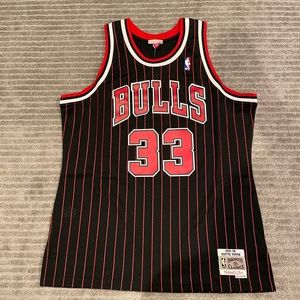 Chicago Bulls Scottie Pippen Mitchell & Ness Swingman Jersey